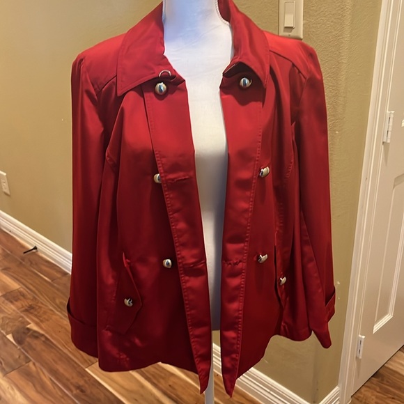 Red jacket - Picture 3 of 8
